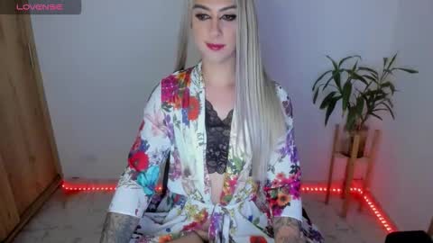 Snapshot of jeff_coleman chatting on 11/26/25, 04:35 ashley online show from 11/26/25, 04:35