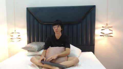 Snapshot of jeffbellfort chatting on 11/19/25, 09:20 JeffBellfort online show from 11/19/25, 09:20