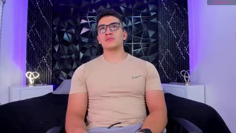 Snapshot of jeffdaltton chatting on 11/07/25, 08:09 Jeff online show from 11/07/25, 08:09