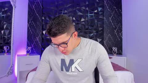 Snapshot of jeffdaltton chatting on 12/01/25, 08:25 Jeff online show from 12/01/25, 08:25