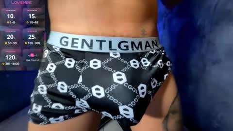 Snapshot of jeffvalemtino chatting on 10/15/25, 11:27 jeffrey online show from 10/15/25, 11:27