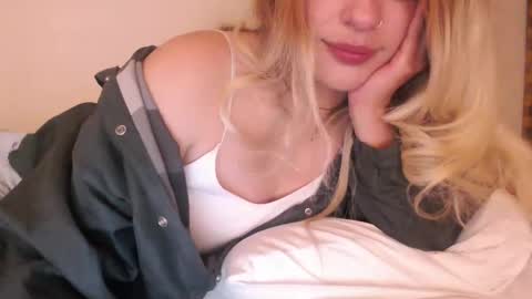 Snapshot of jei_sexysweet chatting on 01/21/25, 10:41 jei online show from 01/21/25, 10:41