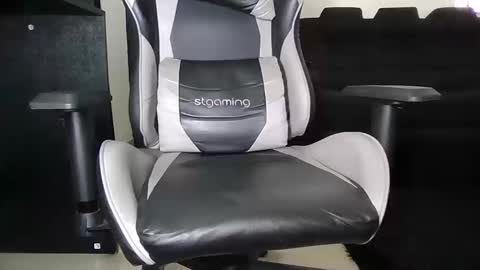 jeison_adam97 online show from 10/17/25, 04:53