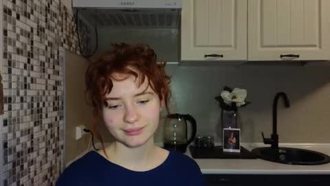 Snapshot of jelly_cherry chatting on 02/19/25, 05:16 Emily online show from 02/19/25, 05:16