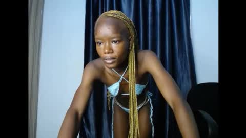 Snapshot of jellybelly7 chatting on 10/15/25, 05:13 Linda online show from 10/15/25, 05:13