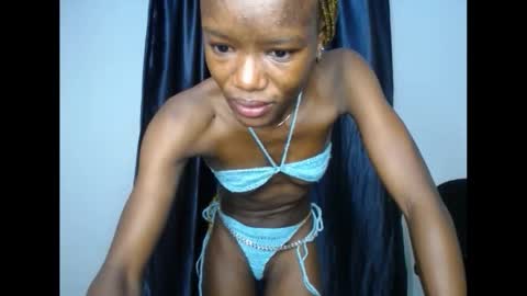 Snapshot of jellybelly7 chatting on 10/23/25, 05:33 Linda online show from 10/23/25, 05:33