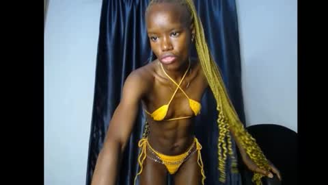 Snapshot of jellybelly7 chatting on 10/27/25, 06:23 Linda online show from 10/27/25, 06:23