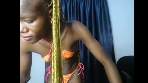 Snapshot of jellybelly7 chatting on 10/28/25, 05:37 Linda online show from 10/28/25, 05:37