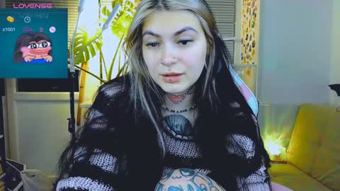 Snapshot of jelyaa chatting on 12/16/24, 02:16 Jelya online show from 12/16/24, 02:16