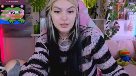 Snapshot of jelyaa chatting on 09/25/25, 04:21 Jelya online show from 09/25/25, 04:21