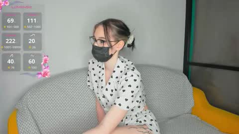 Snapshot of jenayorteg chatting on 02/17/26, 11:33 Molly online show from 02/17/26, 11:33