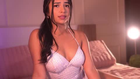 Isabella online show from 02/06/25, 11:15