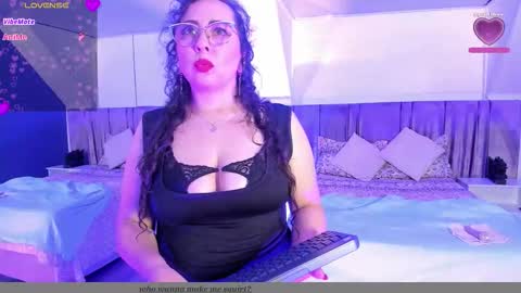Snapshot of jenifer_cruz chatting on 03/10/26, 05:01 jenifer_cruz online show from 03/10/26, 05:01