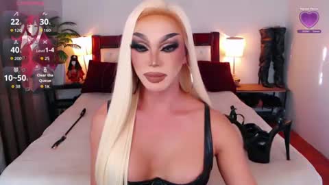 Queen Jenifer online show from 06/19/26, 11:08
