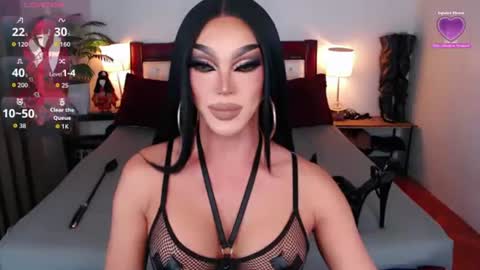 Queen Jenifer online show from 06/25/26, 09:08