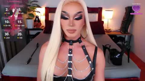 Queen Jenifer online show from 07/10/26, 02:49