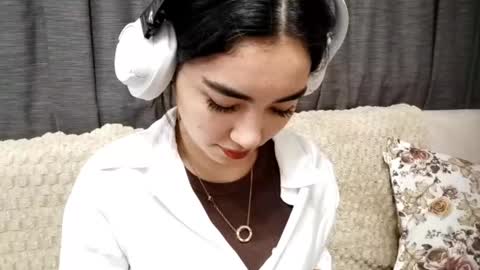 Jenifer online show from 09/15/25, 07:19