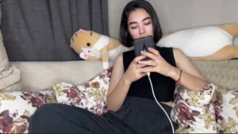 Jenifer online show from 10/11/25, 06:06