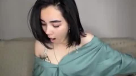 Jenifer online show from 10/30/25, 04:19