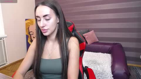 Kira online show from 09/24/25, 07:55