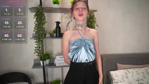 Hi everyone my name Kira online show from 10/14/25, 10:05