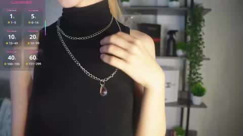 Hi everyone my name Kira online show from 10/15/25, 11:54