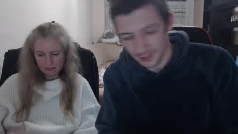 JenisAndPeter online show from 02/01/25, 07:44