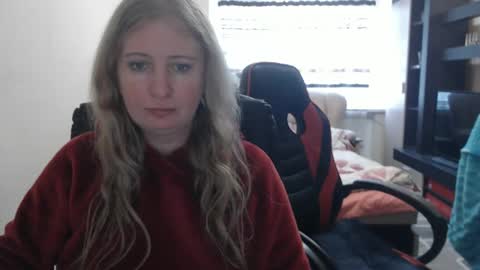 JenisAndPeter online show from 02/11/25, 10:04