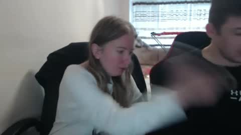 Snapshot of jenisandpeter chatting on 10/05/25, 07:17 JenisAndPeter online show from 10/05/25, 07:17