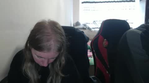 JenisAndPeter online show from 10/11/25, 08:02