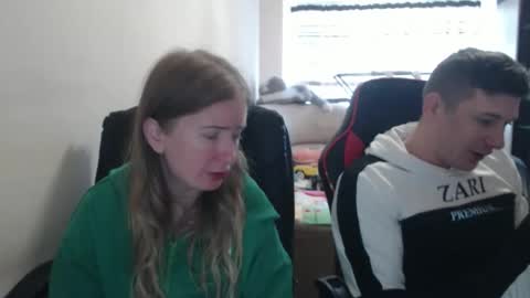 JenisAndPeter online show from 10/17/25, 07:33