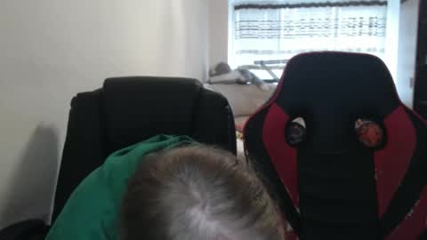 JenisAndPeter online show from 10/20/25, 06:03