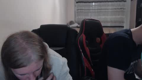 JenisAndPeter online show from 10/26/25, 07:42