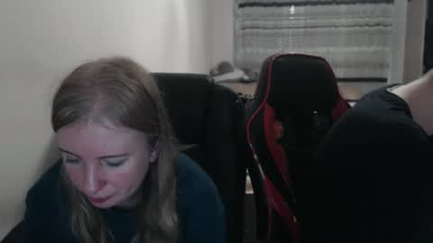 Snapshot of jenisandpeter chatting on 11/01/25, 08:00 JenisAndPeter online show from 11/01/25, 08:00