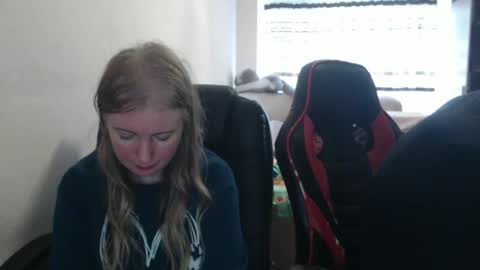 Snapshot of jenisandpeter chatting on 11/03/25, 08:15 JenisAndPeter online show from 11/03/25, 08:15