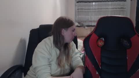 Snapshot of jenisandpeter chatting on 11/06/25, 07:26 JenisAndPeter online show from 11/06/25, 07:26