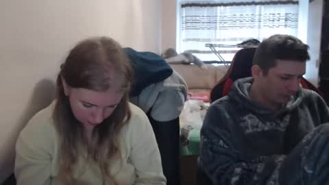 Snapshot of jenisandpeter chatting on 11/08/25, 07:52 JenisAndPeter online show from 11/08/25, 07:52