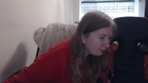 Snapshot of jenisandpeter chatting on 11/12/25, 06:14 JenisAndPeter online show from 11/12/25, 06:14