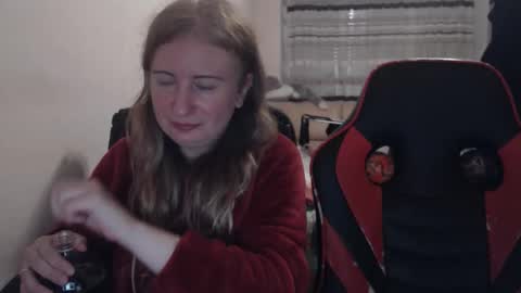 Snapshot of jenisandpeter chatting on 11/12/25, 06:30 JenisAndPeter online show from 11/12/25, 06:30