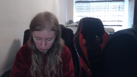 Snapshot of jenisandpeter chatting on 11/13/25, 08:35 JenisAndPeter online show from 11/13/25, 08:35