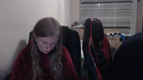 Snapshot of jenisandpeter chatting on 11/16/25, 08:14 JenisAndPeter online show from 11/16/25, 08:14