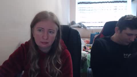 Snapshot of jenisandpeter chatting on 11/17/25, 08:20 JenisAndPeter online show from 11/17/25, 08:20