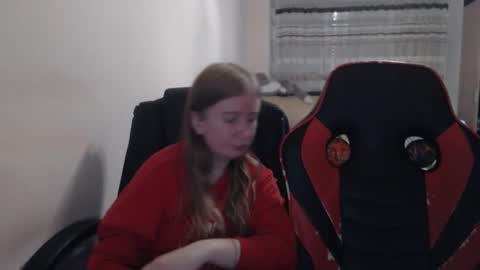 Snapshot of jenisandpeter chatting on 11/20/25, 07:13 JenisAndPeter online show from 11/20/25, 07:13