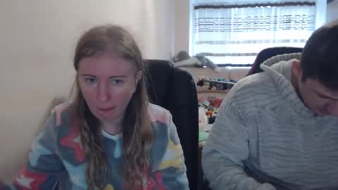 Snapshot of jenisandpeter chatting on 11/22/25, 08:24 JenisAndPeter online show from 11/22/25, 08:24