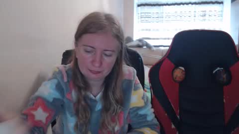 Snapshot of jenisandpeter chatting on 11/23/25, 08:36 JenisAndPeter online show from 11/23/25, 08:36