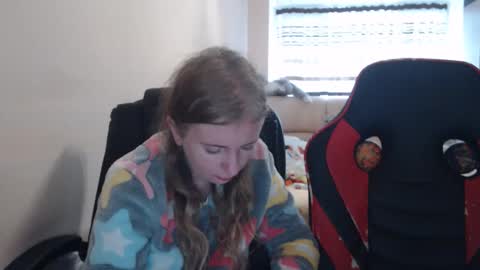 Snapshot of jenisandpeter chatting on 11/25/25, 06:46 JenisAndPeter online show from 11/25/25, 06:46