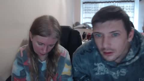 Snapshot of jenisandpeter chatting on 11/27/25, 07:43 JenisAndPeter online show from 11/27/25, 07:43