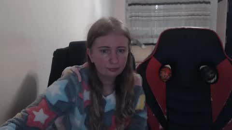 Snapshot of jenisandpeter chatting on 11/27/25, 07:49 JenisAndPeter online show from 11/27/25, 07:49