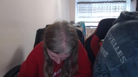 Snapshot of jenisandpeter chatting on 11/29/25, 08:39 JenisAndPeter online show from 11/29/25, 08:39