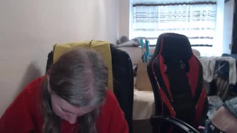 Snapshot of jenisandpeter chatting on 11/30/25, 09:13 JenisAndPeter online show from 11/30/25, 09:13